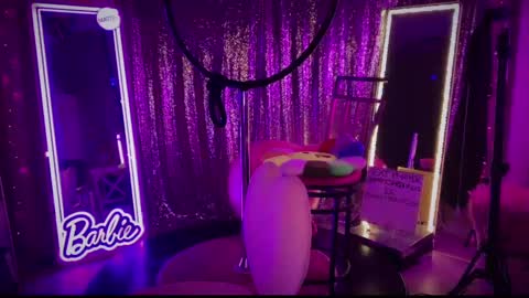 Snapshot of plasticfuckdoll chatting on 01-25-25, 08:10 Dumb bimbo fuck doll online show from 01-25-25, 08:10