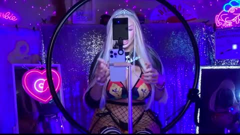 Snapshot of plasticfuckdoll chatting on 02-16-25, 06:21 Dumb bimbo fuck doll online show from 02-16-25, 06:21