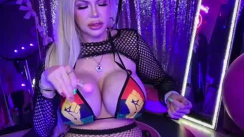 Snapshot of plasticfuckdoll chatting on 06-20-26, 02:03 Dumb bimbo fuck doll online show from 06-20-26, 02:03
