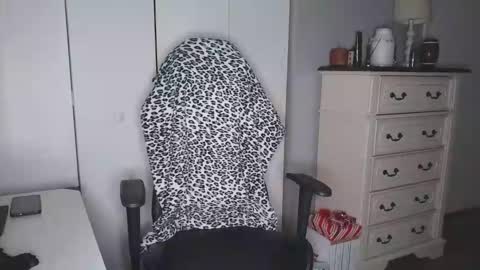 platinum_princess_nicole online show from 12-15-25, 01:43