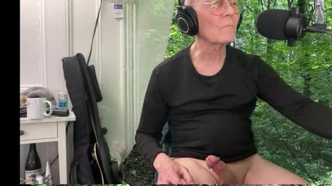 Snapshot of playdayfunshow chatting on 03-01-25, 04:58 STC online show from 03-01-25, 04:58