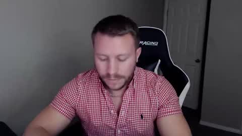 Snapshot of player2pawns chatting on 10-22-25, 01:50 Player online show from 10-22-25, 01:50