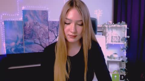 Sophie online show from 02-19-25, 09:14