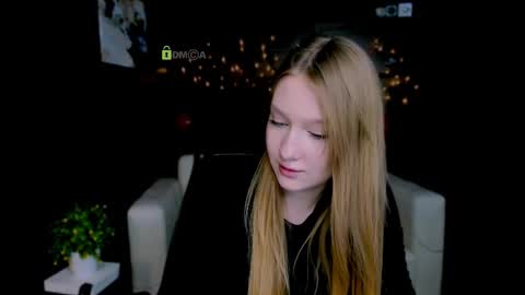 Sophie online show from 03-07-25, 01:40