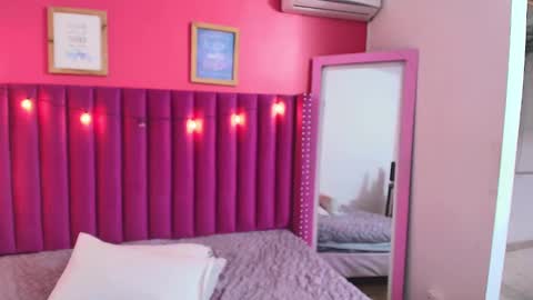 Snapshot of playfuljust_18 chatting on 01-01-25, 12:44 SAMARA online show from 01-01-25, 12:44