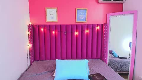 Snapshot of playfuljust_18 chatting on 01-03-25, 12:19 SAMARA online show from 01-03-25, 12:19