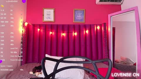 Snapshot of playfuljust_18 chatting on 01-14-25, 07:00 SAMARA online show from 01-14-25, 07:00