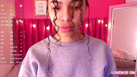 Snapshot of playfuljust_18 chatting on 02-12-25, 12:33 SAMARA online show from 02-12-25, 12:33