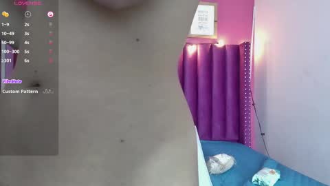 Snapshot of playfuljust_18 chatting on 09-26-25, 01:04 SAMARA online show from 09-26-25, 01:04