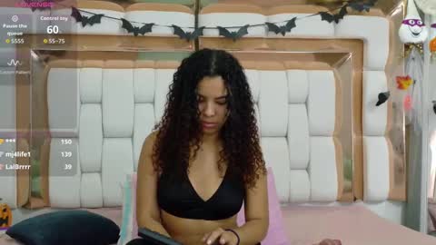 Snapshot of playfuljust_18 chatting on 10-23-25, 02:44 SAMARA online show from 10-23-25, 02:44