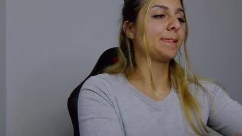 PlayfulNicole online show from 04-30-26, 09:15