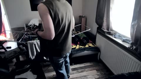 Hello ask me  . Im glad  to see you here in my room. Welcome PVT is open online show from 02-22-25, 09:34