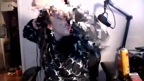 pleasantdinosaurus7537 online show from 10-08-25, 08:39