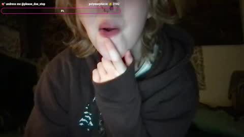 Snapshot of please_doe_stop chatting on 02-25-25, 03:09 please_doe_stop online show from 02-25-25, 03:09