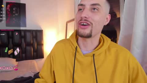 Snapshot of pleasure_vibes023 chatting on 12-20-24, 10:54 JUAN AND JULI online show from 12-20-24, 10:54