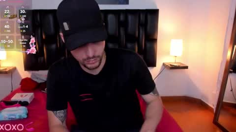 Snapshot of pleasure_vibes023 chatting on 01-16-25, 09:40 JUAN AND JULI online show from 01-16-25, 09:40