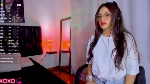 Snapshot of pleasure_vibes023 chatting on 02-12-25, 09:22 JUAN AND JULI online show from 02-12-25, 09:22