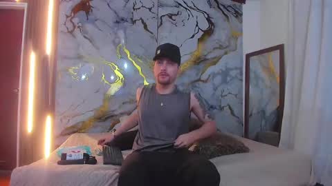 Snapshot of pleasure_vibes023 chatting on 03-04-25, 09:11 JUAN AND JULI online show from 03-04-25, 09:11