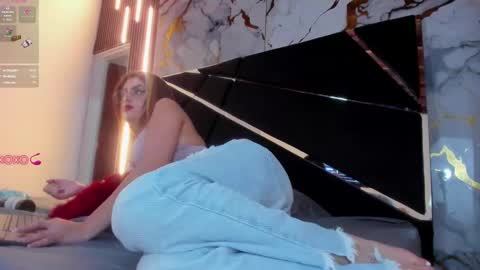 Snapshot of pleasure_vibes023 chatting on 03-07-25, 11:38 JUAN AND JULI online show from 03-07-25, 11:38