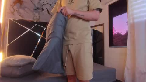 Snapshot of pleasure_vibes023 chatting on 03-12-25, 09:03 JUAN AND JULI online show from 03-12-25, 09:03