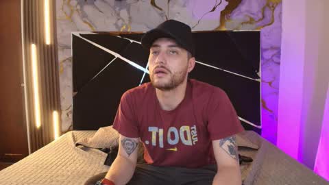 Snapshot of pleasure_vibes023 chatting on 10-10-25, 10:20 JUAN AND JULI online show from 10-10-25, 10:20