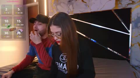 Snapshot of pleasure_vibes023 chatting on 10-23-25, 10:30 JUAN AND JULI online show from 10-23-25, 10:30