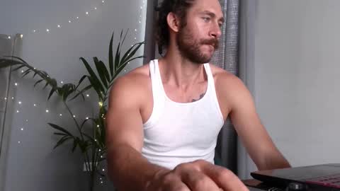 Snapshot of pleasurea chatting on 12-03-25, 01:31 pleasure online show from 12-03-25, 01:31