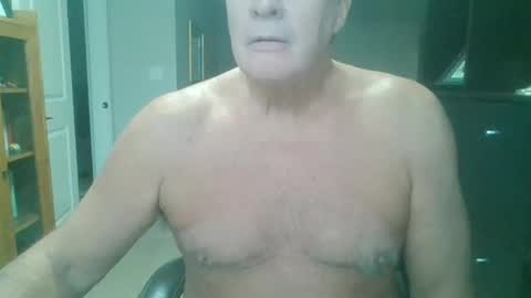 Snapshot of pleeeezeher chatting on 12-29-24, 06:05 pleeeezeher online show from 12-29-24, 06:05