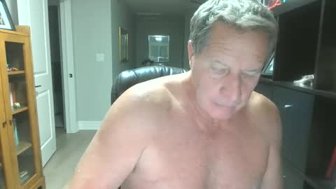 Snapshot of pleeeezeher chatting on 10-25-25, 12:29 pleeeezeher online show from 10-25-25, 12:29