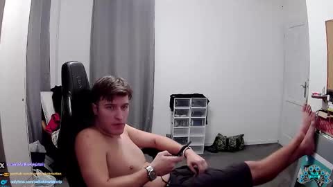 plkrisztian online show from 11-18-25, 04:33