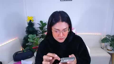 Snapshot of ploysaithailand chatting on 12-16-25, 12:48 Ploysai online show from 12-16-25, 12:48