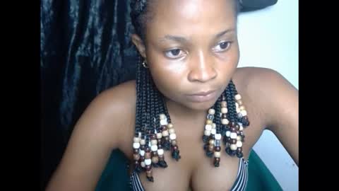 plumnjuicyx online show from 11-05-25, 08:09