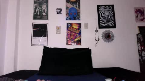 Snapshot of plutonbluemoon_999 chatting on 10-02-25, 12:17    online show from 10-02-25, 12:17