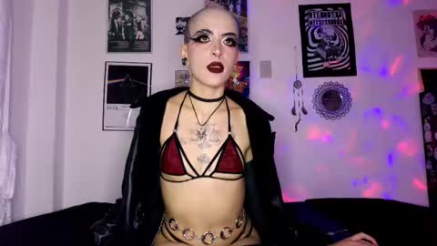 Snapshot of plutonbluemoon_999 chatting on 10-09-25, 01:03    online show from 10-09-25, 01:03