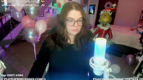 Pluto Princess online show from 12-17-24, 07:07