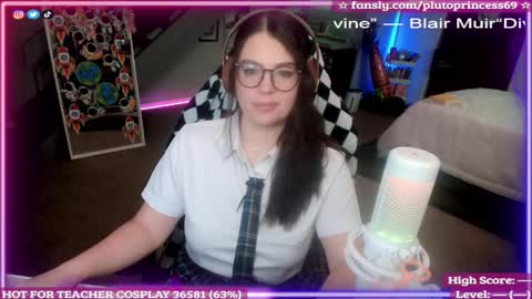 Pluto Princess online show from 09-25-25, 04:05