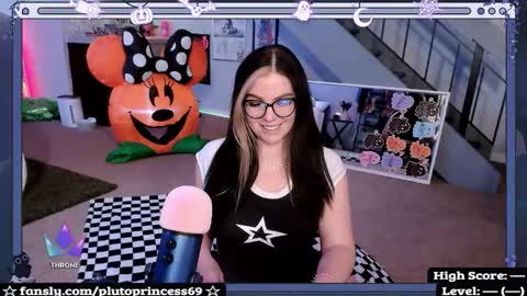 Pluto Princess online show from 10-21-25, 04:13