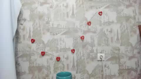 Snapshot of pocahontas654 chatting on 12-18-24, 04:39 Erica online show from 12-18-24, 04:39