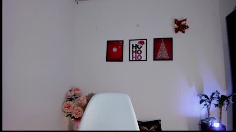 Snapshot of pocahontas_sensual chatting on 01-09-25, 10:41 Jasmine online show from 01-09-25, 10:41