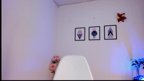 Snapshot of pocahontas_sensual chatting on 01-24-25, 11:02 Jasmine online show from 01-24-25, 11:02