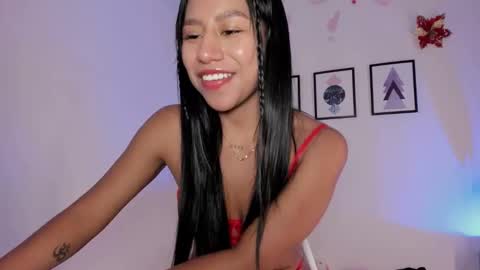 Snapshot of pocahontas_sensual chatting on 02-15-25, 08:01 Jasmine online show from 02-15-25, 08:01