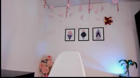 Snapshot of pocahontas_sensual chatting on 02-28-25, 11:01 Jasmine online show from 02-28-25, 11:01