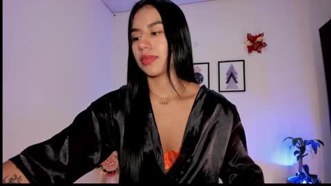 Snapshot of pocahontas_sensual chatting on 03-10-25, 09:51 Jasmine online show from 03-10-25, 09:51