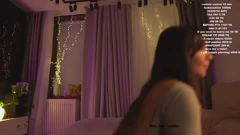 Snapshot of pocahontascb chatting on 10-13-25, 04:18 online show from 10-13-25, 04:18