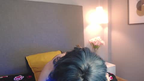 Snapshot of poison__luna chatting on 01-04-25, 11:17  Luna  online show from 01-04-25, 11:17