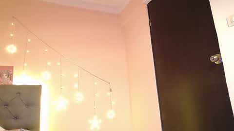 Snapshot of poison__luna chatting on 02-01-25, 07:44  Luna  online show from 02-01-25, 07:44