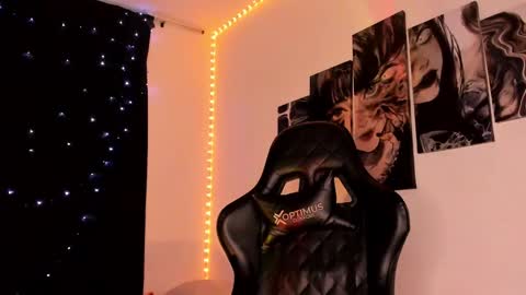 Willow                      Hours 12pm to 630pm Colombian time FRIDAY AND SUNDAY FREE DAYS online show from 12-15-24, 10:26