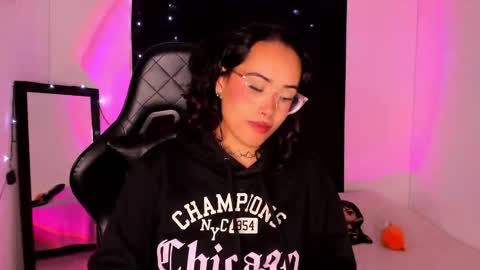 Willow                      Hours 12pm to 630pm Colombian time FRIDAY AND SUNDAY FREE DAYS online show from 01-08-25, 09:01