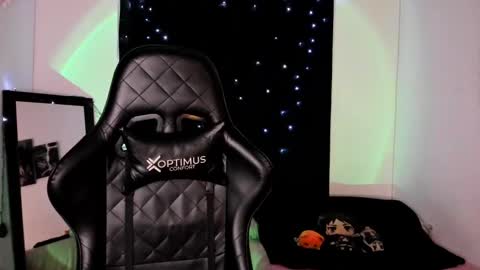 Willow                      Hours 12pm to 630pm Colombian time FRIDAY AND SUNDAY FREE DAYS online show from 02-26-25, 09:48