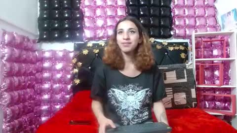 Snapshot of poisondost_hot chatting on 03-04-25, 04:52 Aleja online show from 03-04-25, 04:52